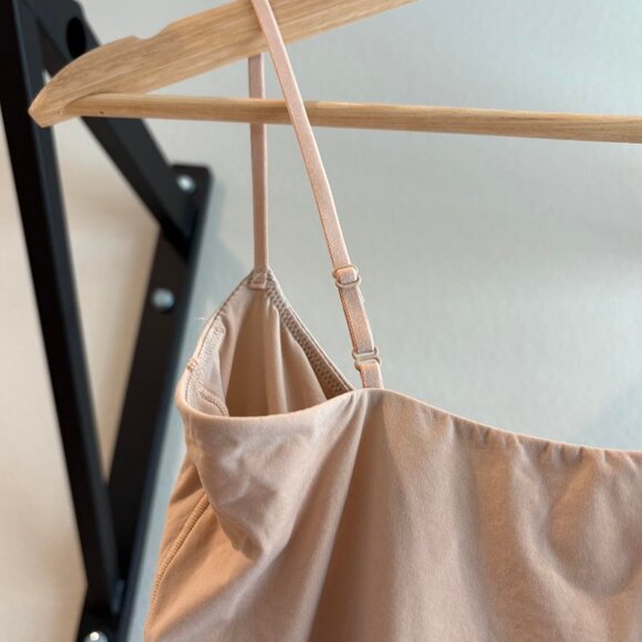 SKIMS thong back Fits Everybody size M Bodysuit - Picture 7 of 10